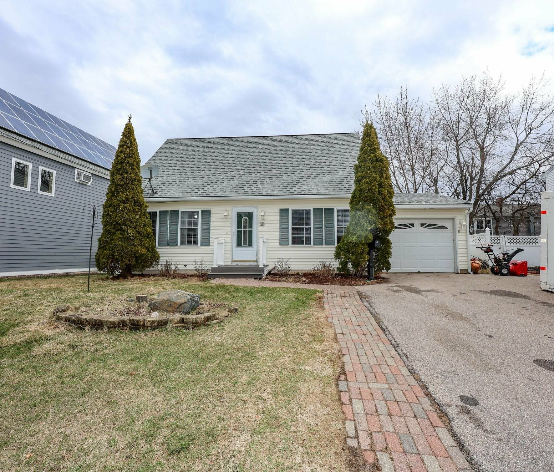 Property Photo: 90 Monroe Street NH 03060