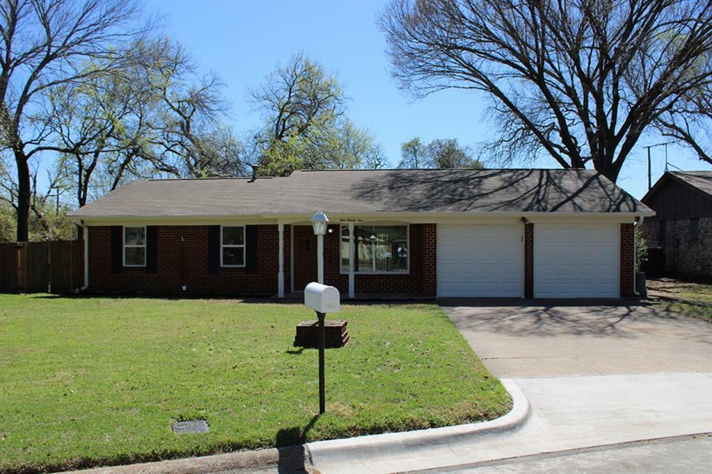 Property Photo:  124 Oakhurst Drive  TX 76022 