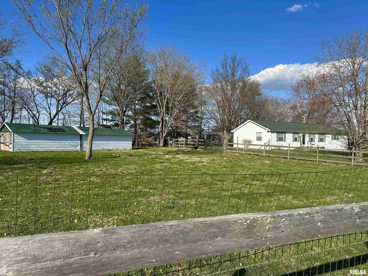 Property Photo:  1219 Buchanan Road  IL 62849 