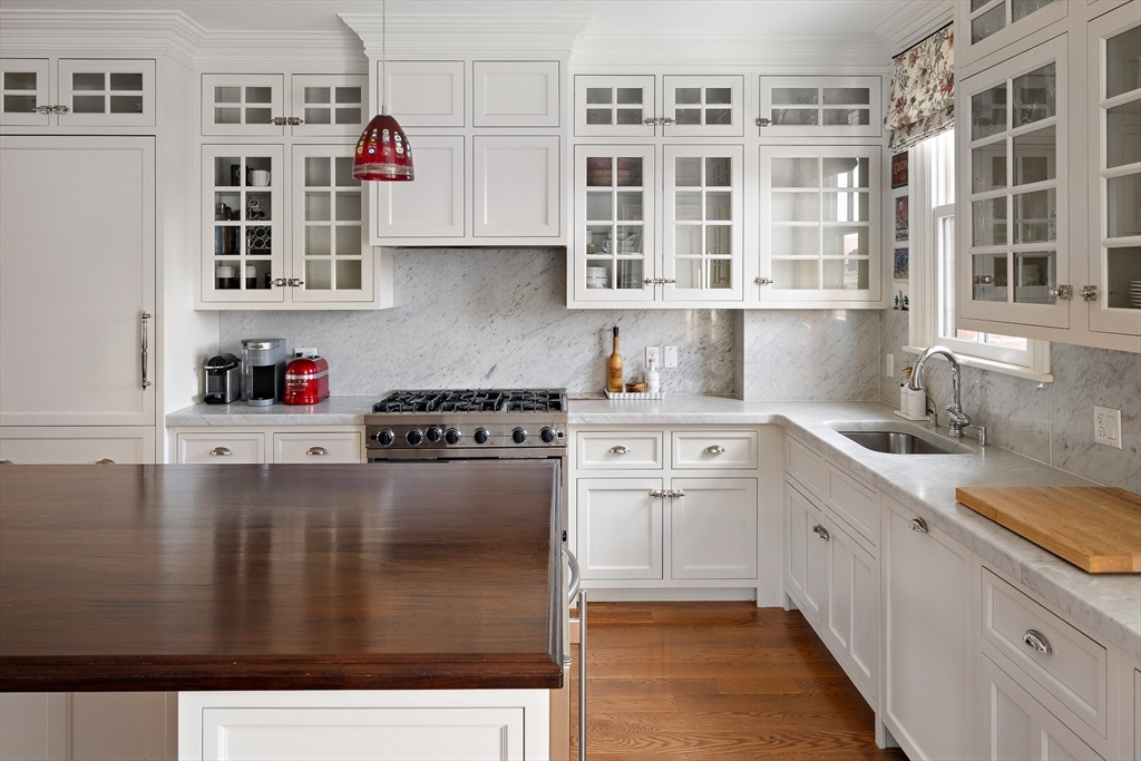Property Photo: 255 Marlborough St 3 MA 02116