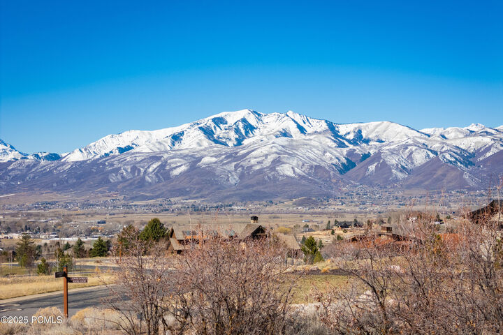 Property Photo: 1344 N Lower Lookout Knoll Court UT 84032