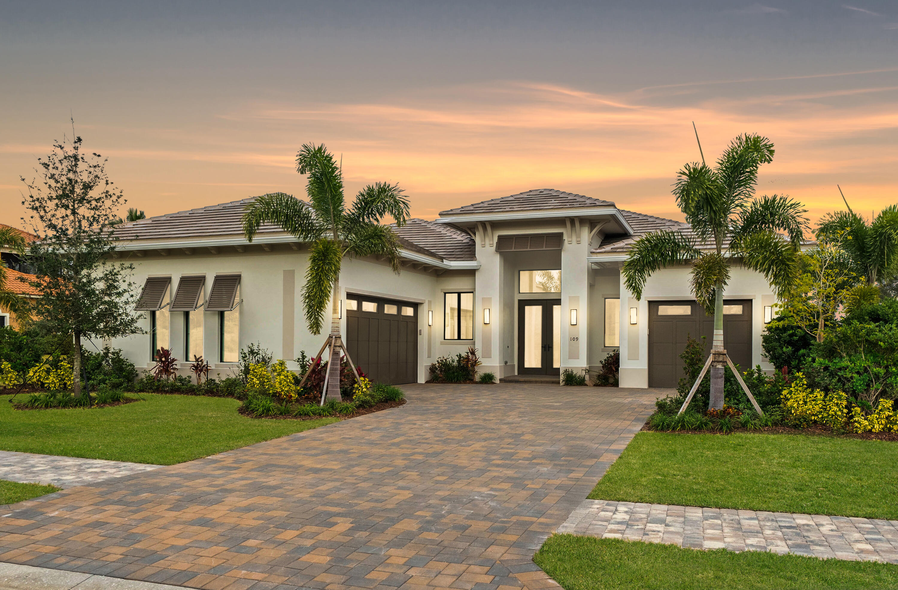 Property Photo: 109 SE Via Verona FL 34984