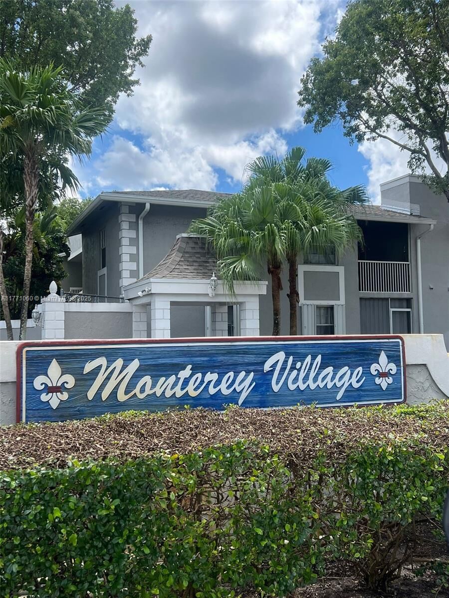 Property Photo:  462 NE 210th Cir Ter 101-9  FL 33179 