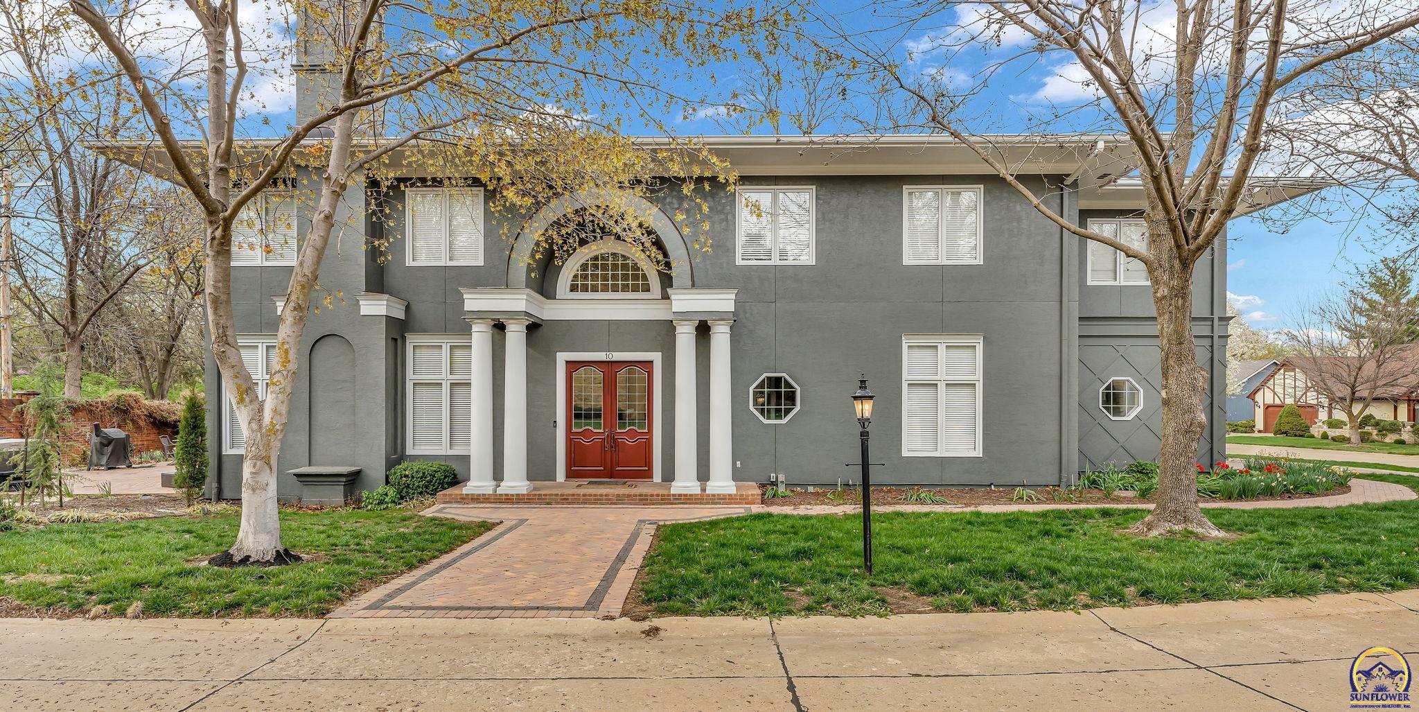 Property Photo: 10 SW Westboro Pl KS 66604