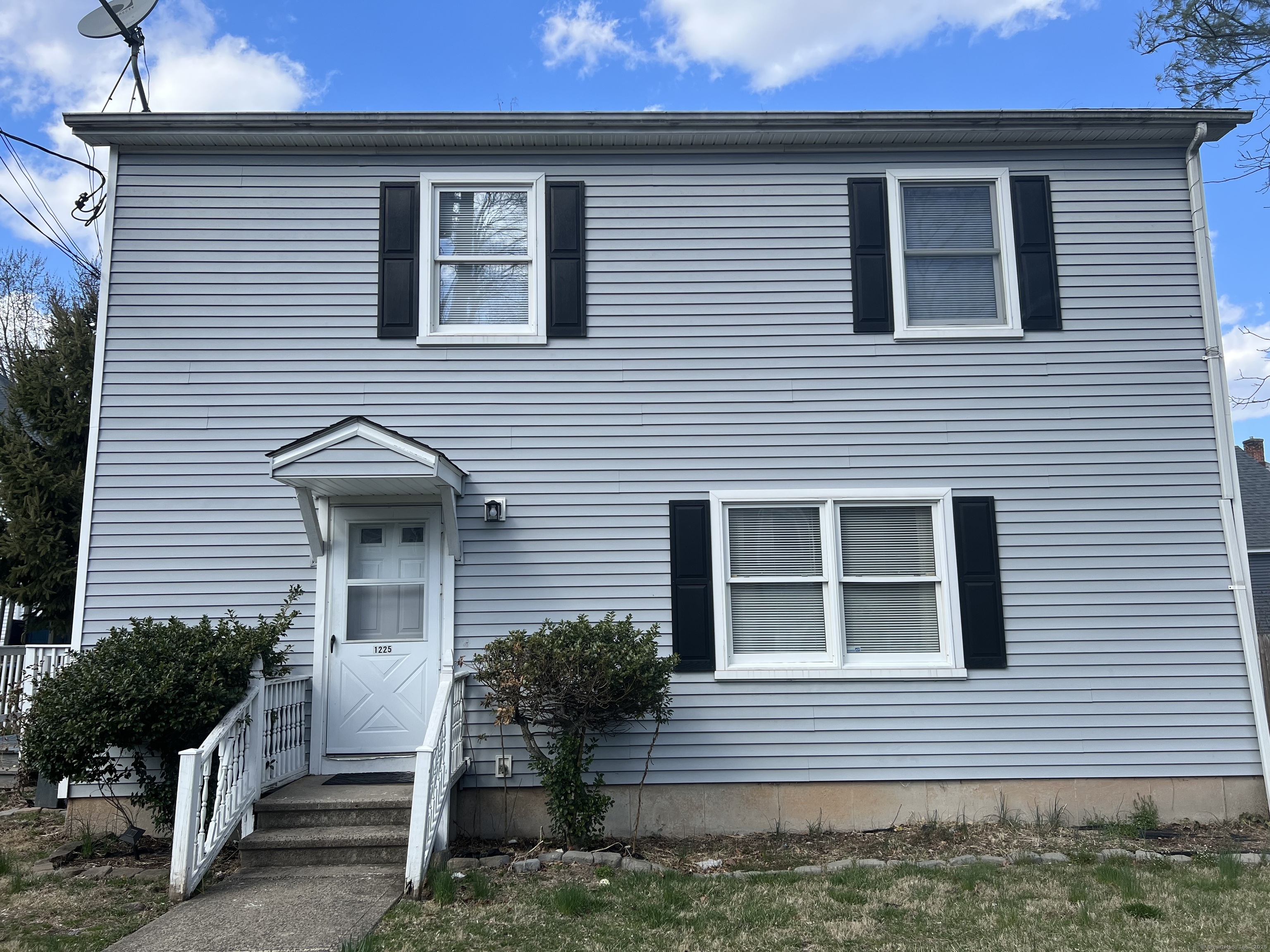 Property Photo: 1225 Forest Road 1225 CT 06515
