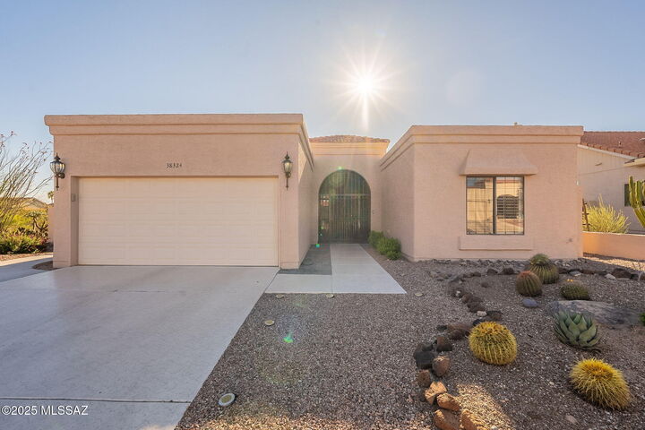 Property Photo: 38324 S Silverwood Drive AZ 85739