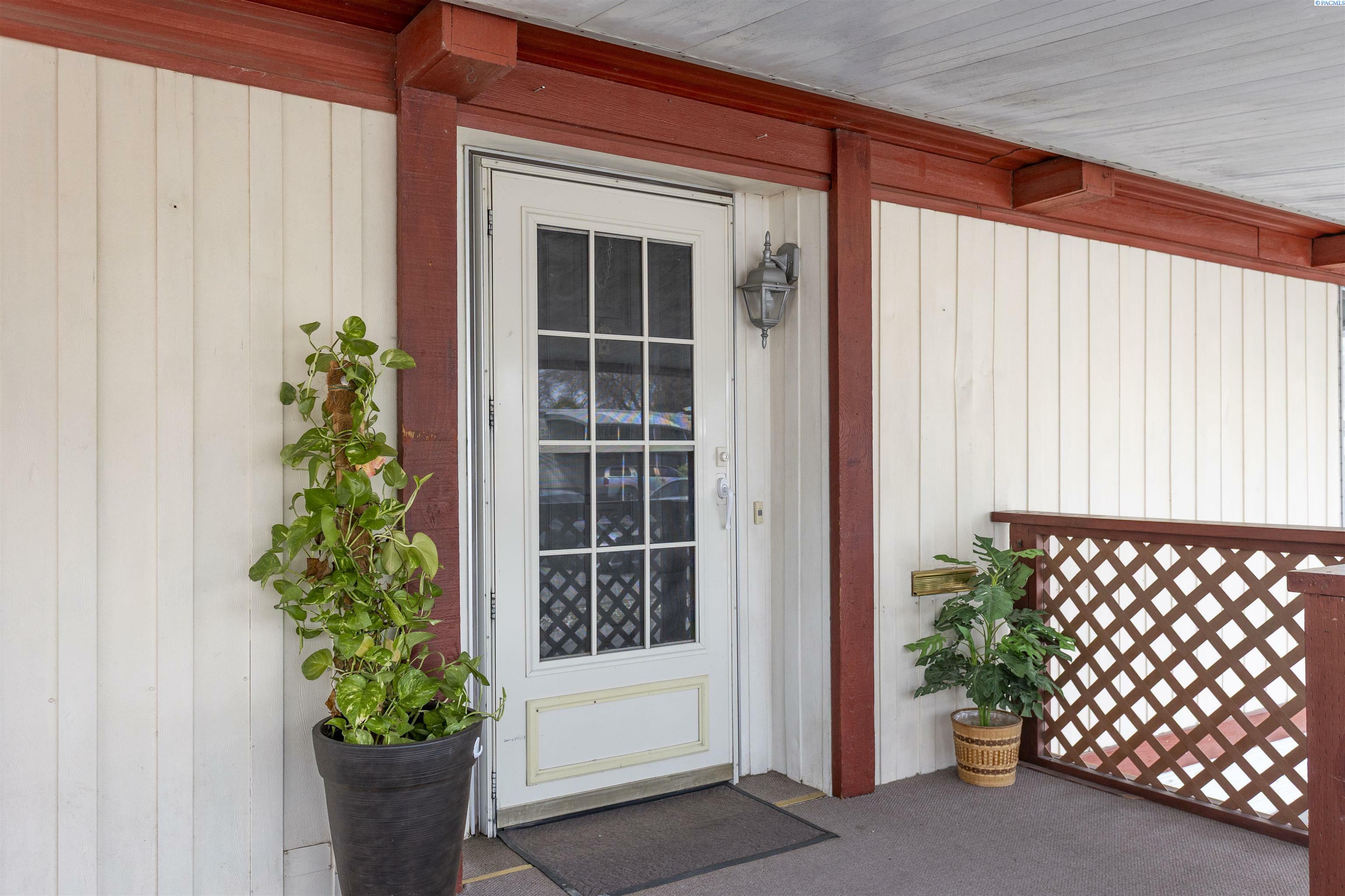 Property Photo: 28 Proton Lane WA 99354