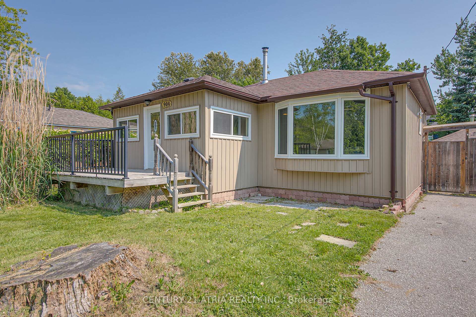 Property Photo: 904 Maplewood Drive ON L9S 1Y7