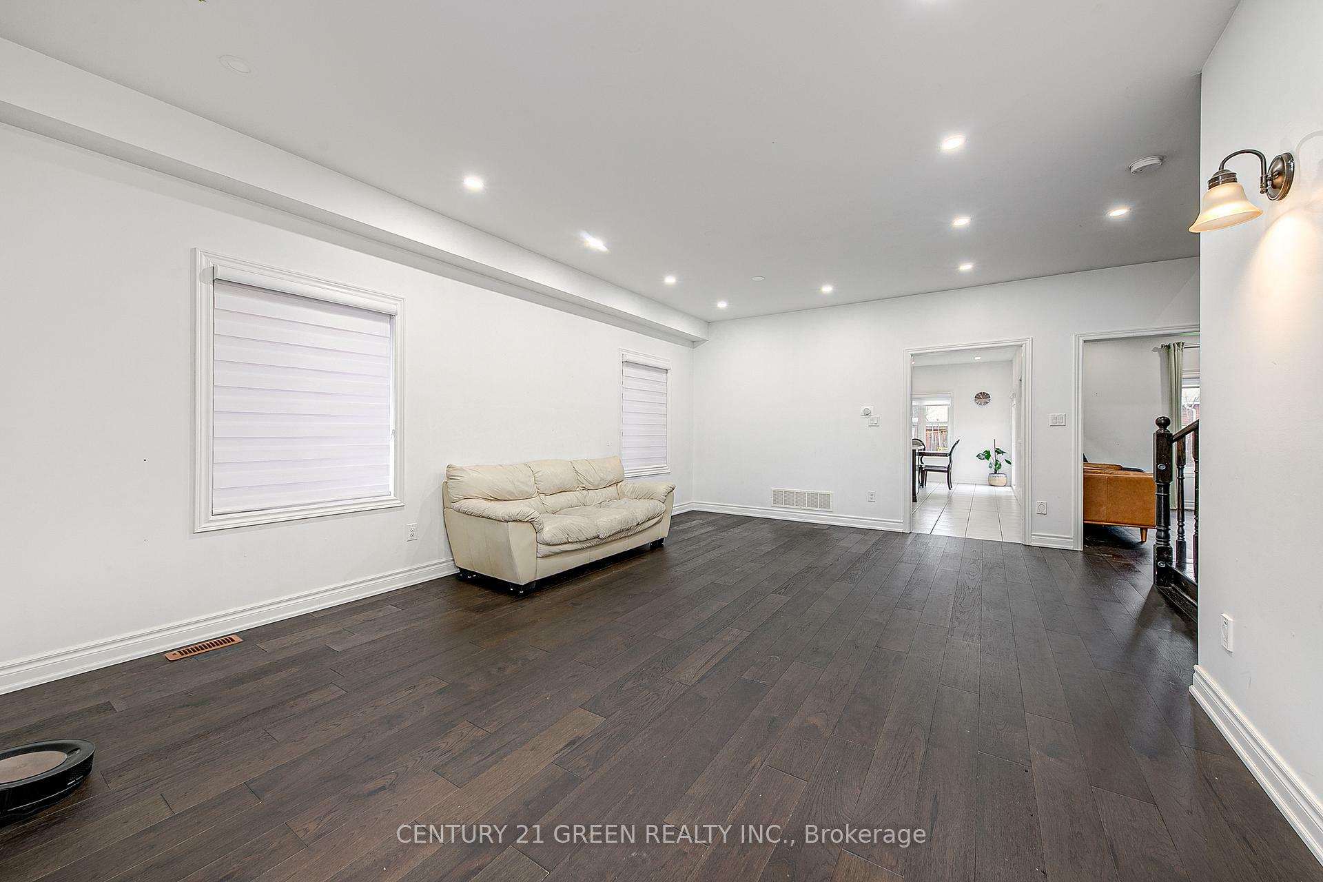 Photo de la propriété: 185 Shephard Avenue ON L9R 0K1