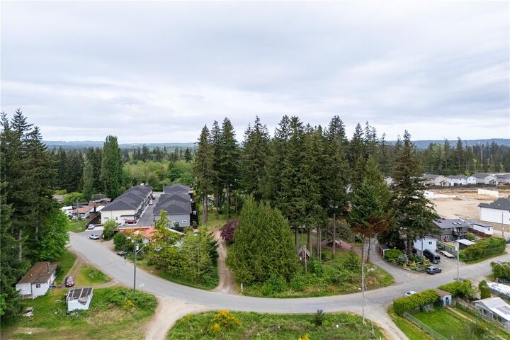 476 Old Petersen Rd — photo 1