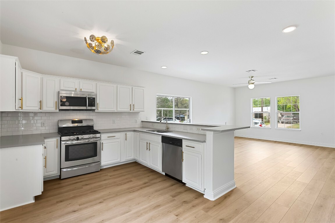 5408 Downs Drive 1  Austin TX 78721 photo