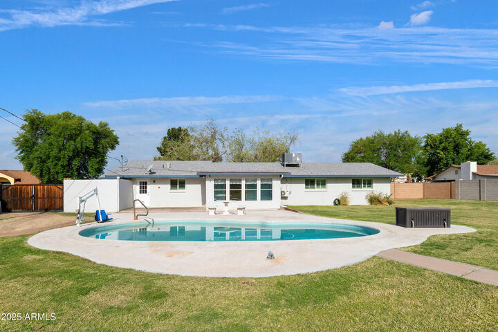Property Photo: 439 S 30th Street AZ 85204