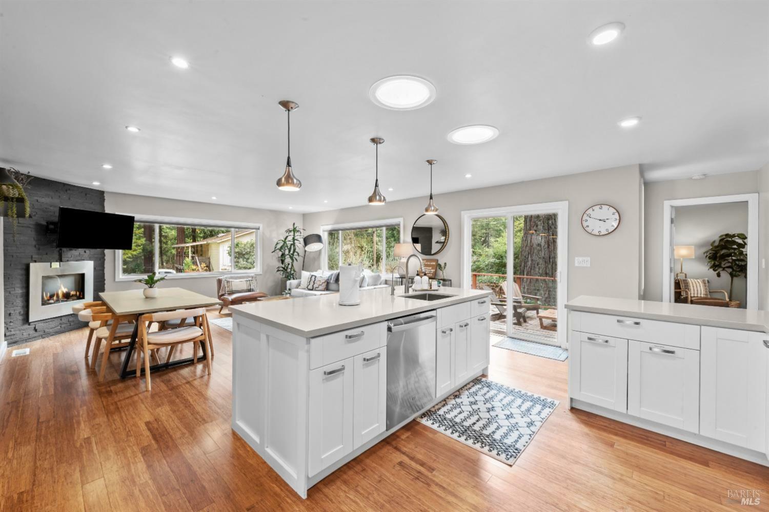 Property Photo: 19070 Ridgecrest Drive CA 95446