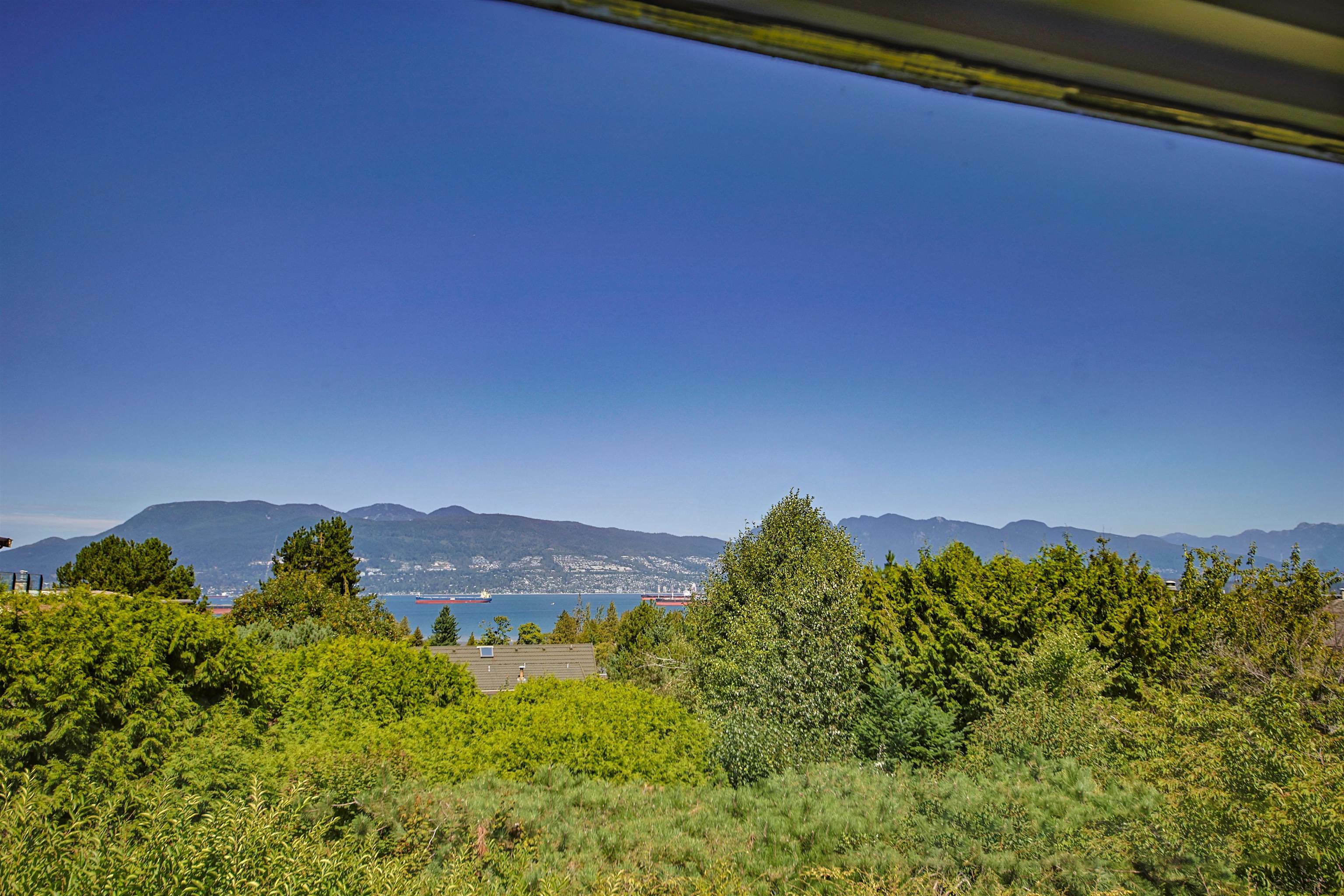 Property Photo: 1870 Sasamat Street BC V6R 4M3