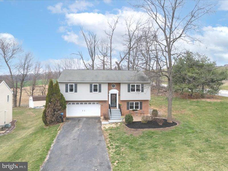 Property Photo:  301 Larkin Drive  PA 17356 