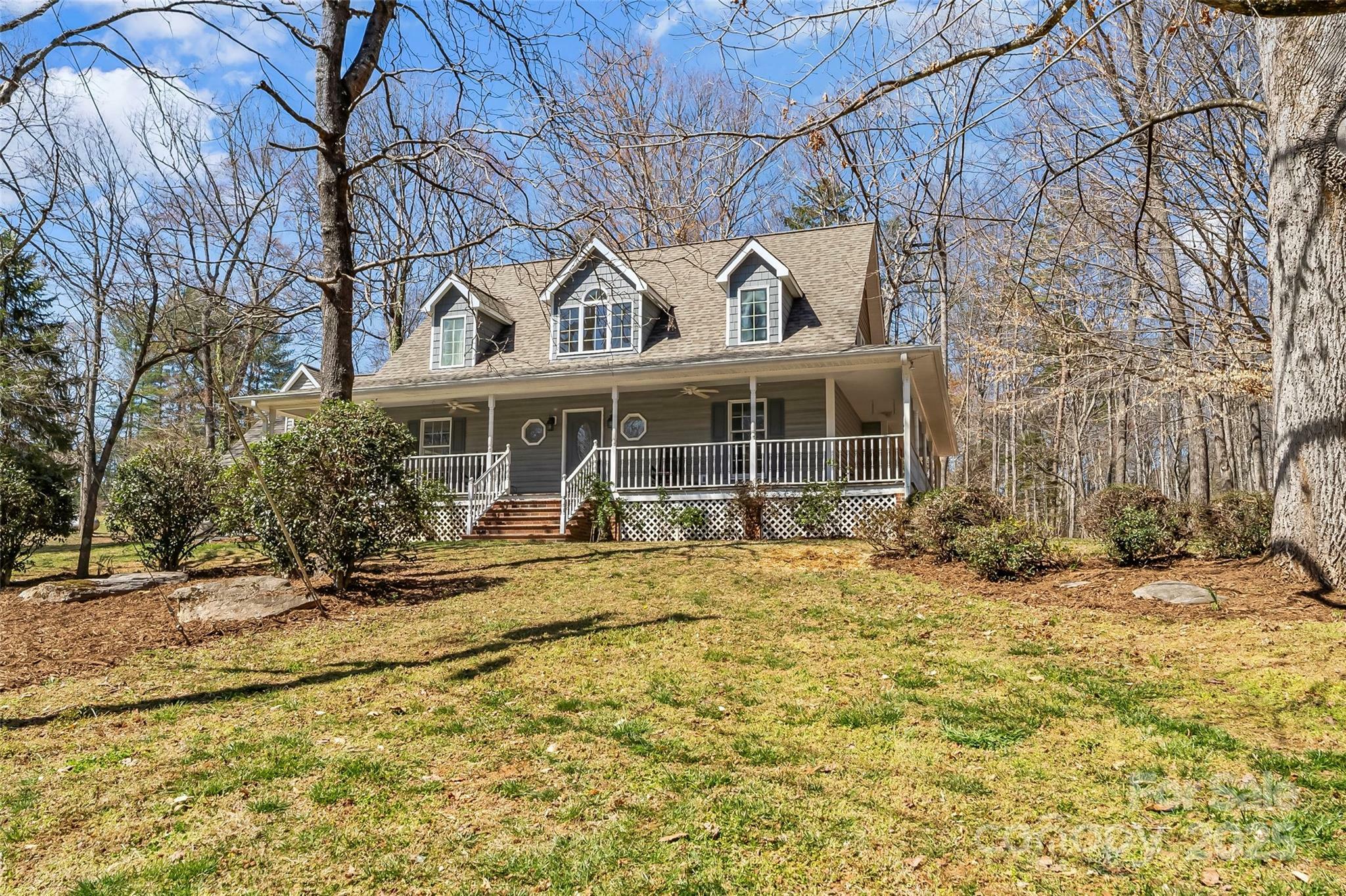 Property Photo: 69 Lakeview Drive NC 28752