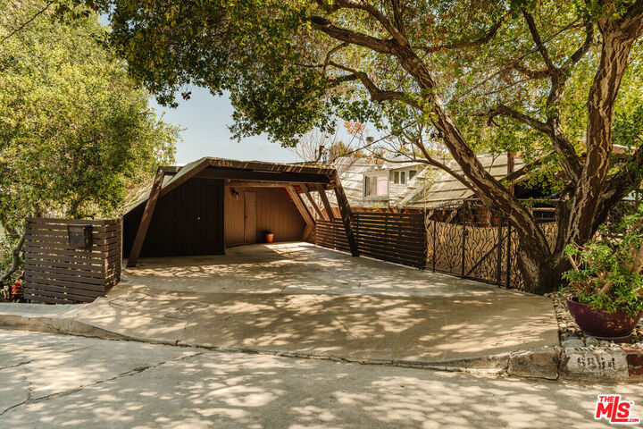 Property Photo: 6894 Pacific View Dr CA 90068