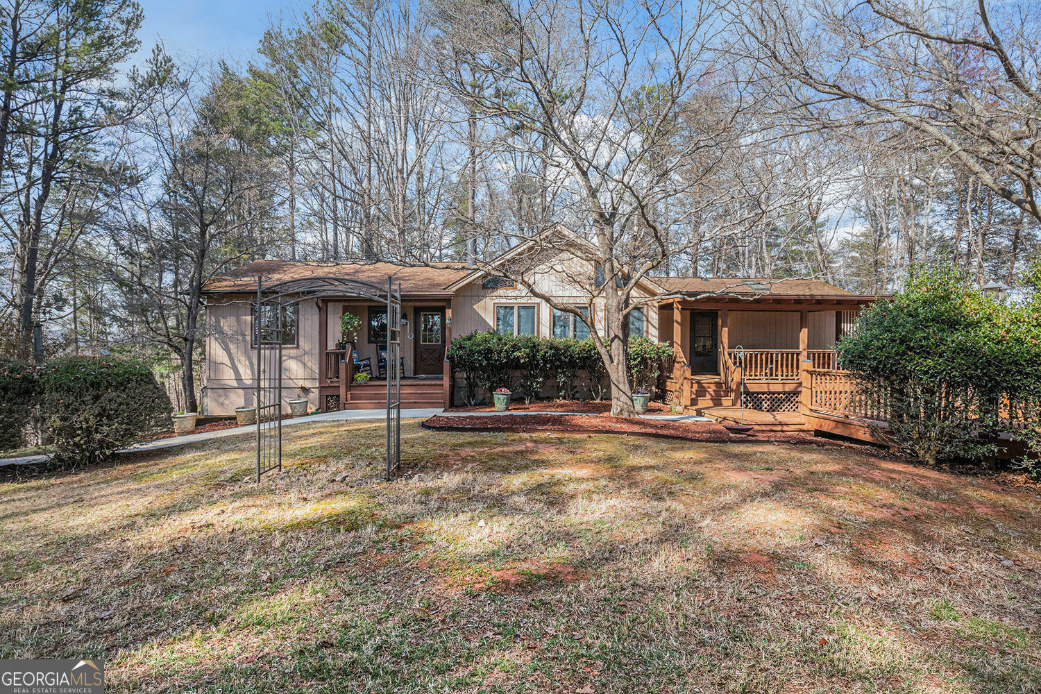 Property Photo: 925 Horseshoe Bend Road GA 30533