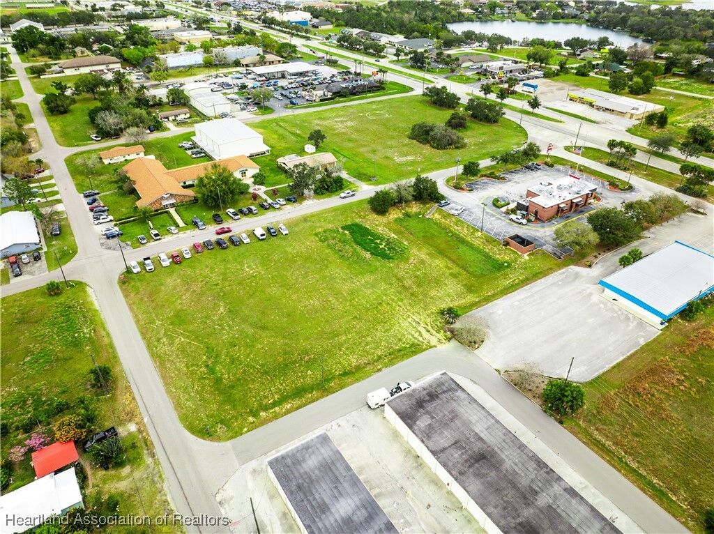 Property Photo:  335 Plumosa Street  FL 33852 