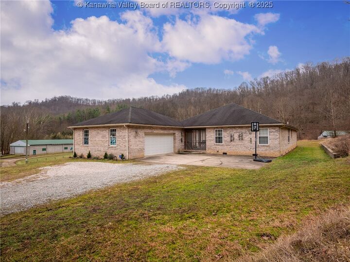 634 Hitch N Go Lane  Elkview WV 25071 photo