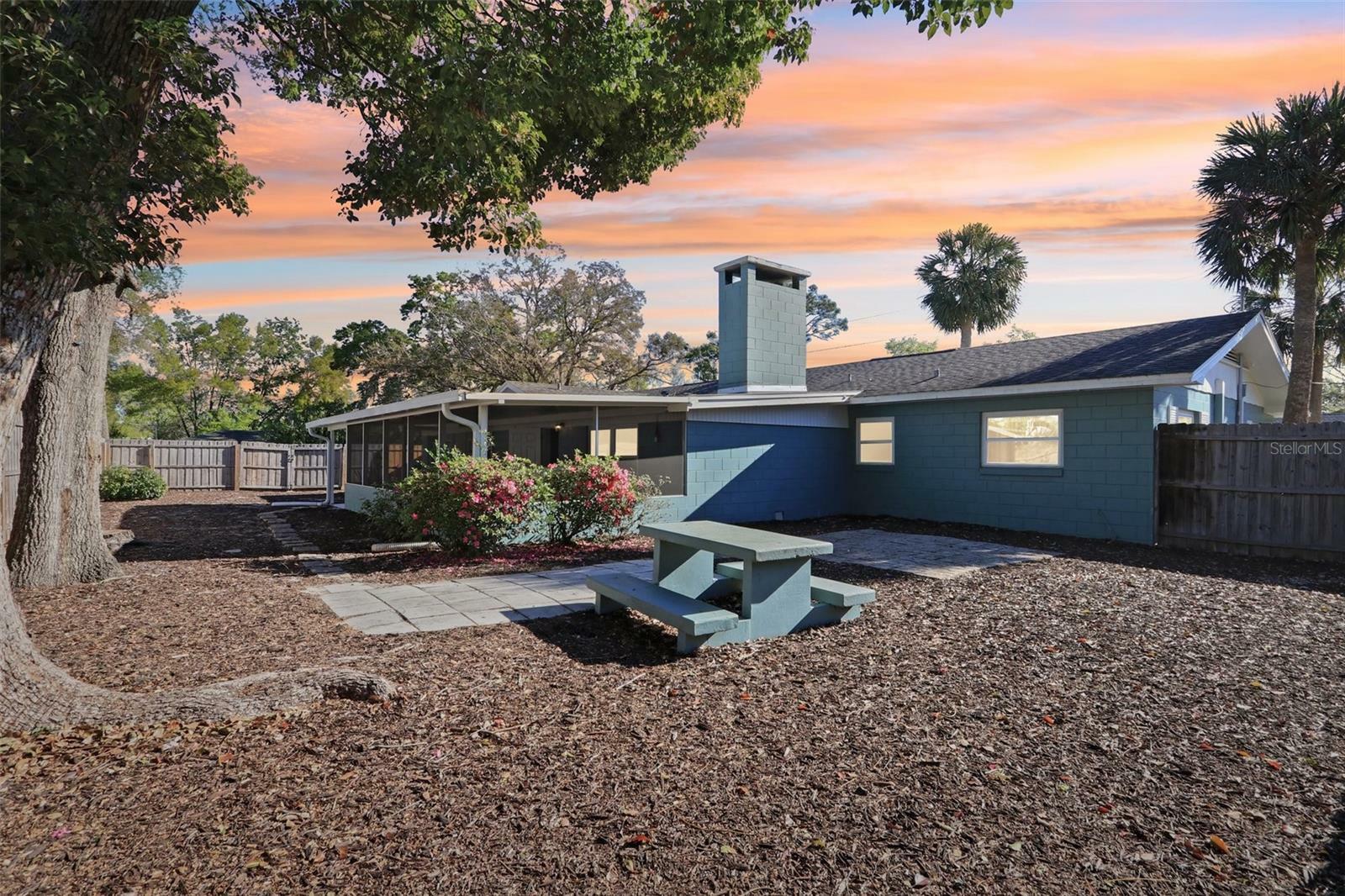 Property Photo:  219 N Rossiter Street  FL 32757 