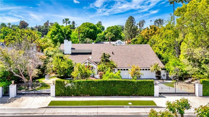 5441 Calvin Avenue  Tarzana CA 91356 photo