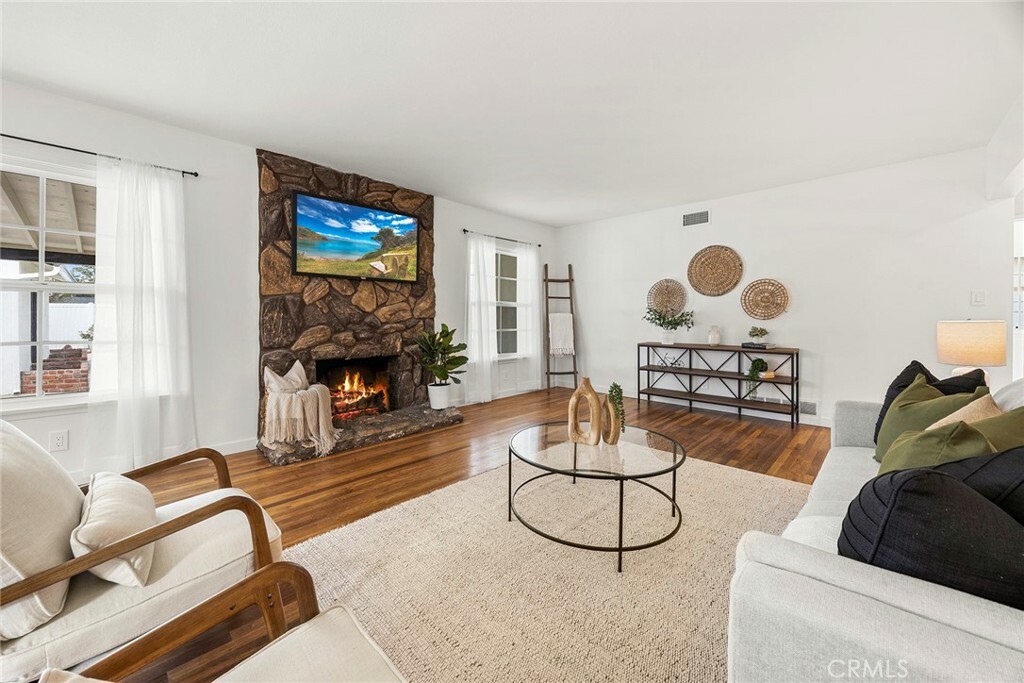 Property Photo: 10335 Larrylyn Drive CA 90603