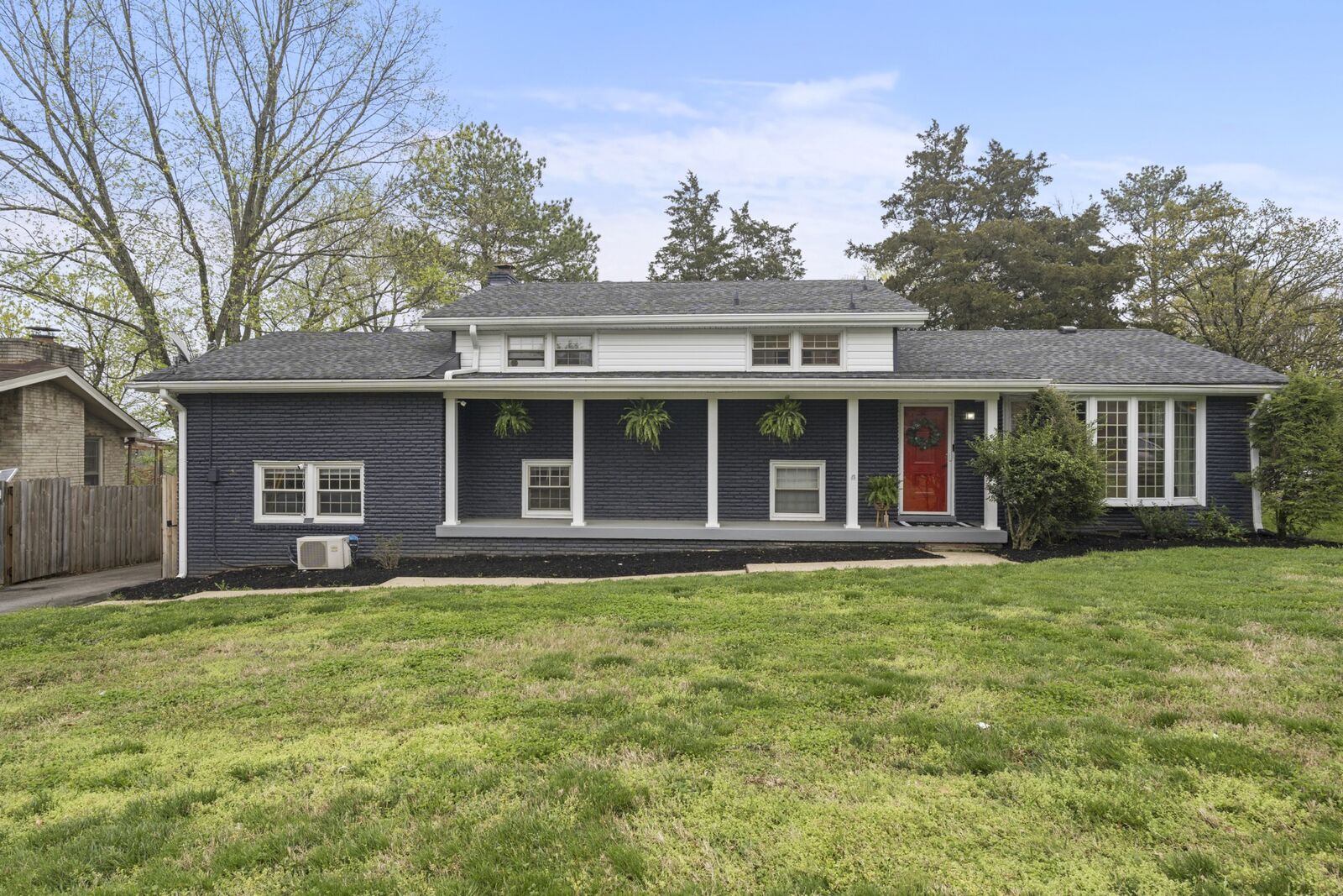 Property Photo:  2547 Edge O Lake Dr  TN 37217 