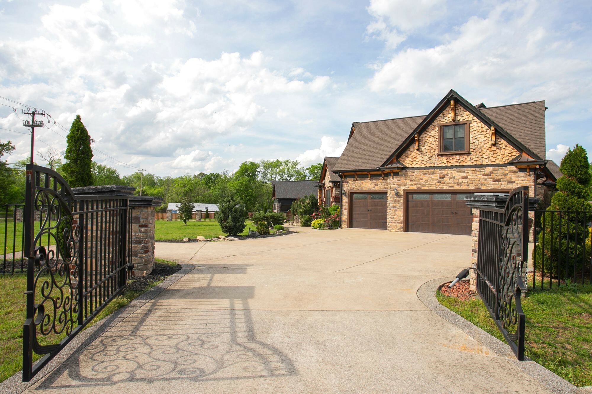Property Photo: 1507 Hudson Rd TN 37115