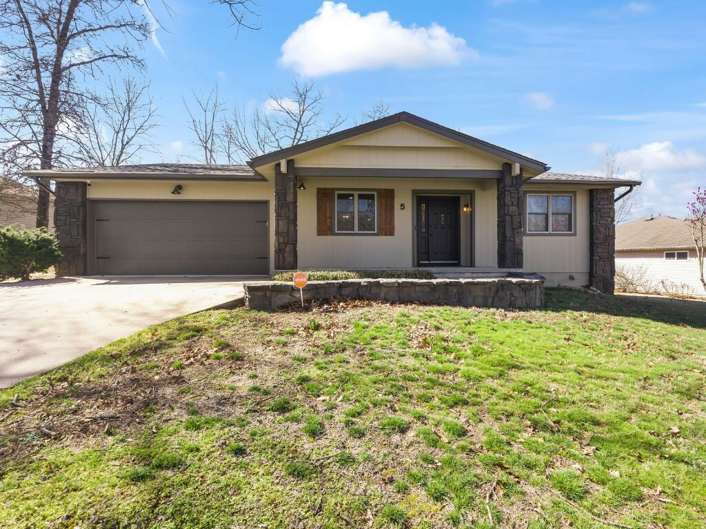 Property Photo: 5 Piccadilly Lane AR 72714