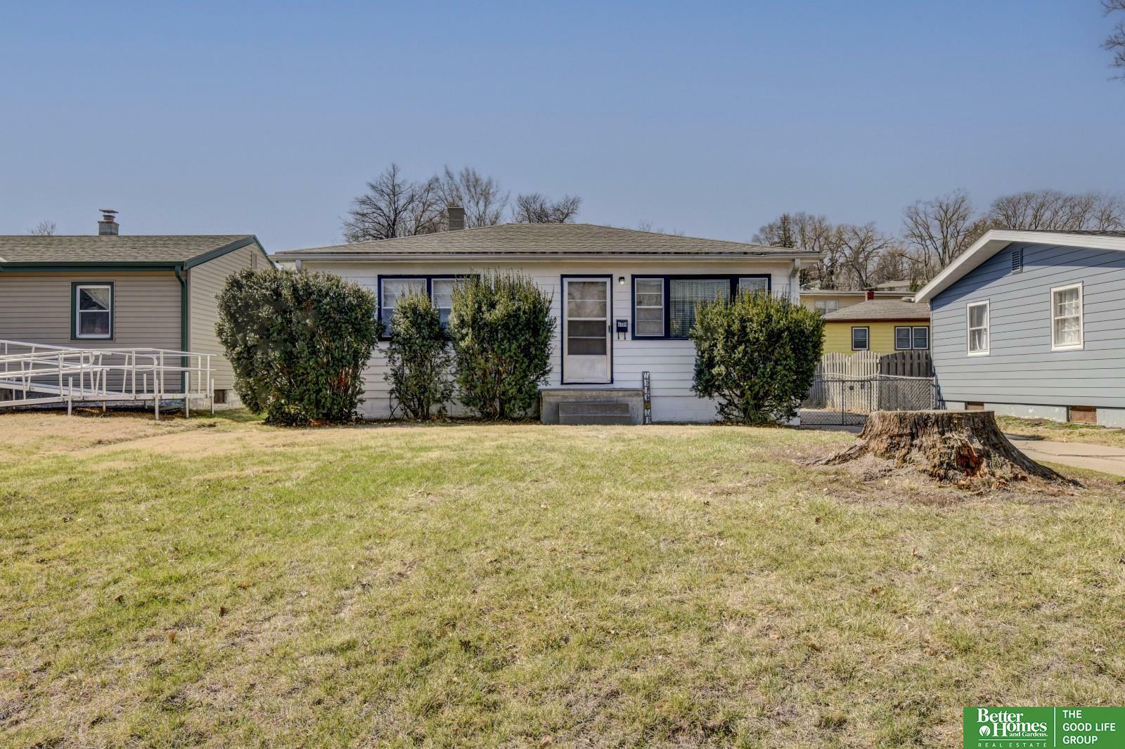 Property Photo: 6409 Boyd Street NE 68104