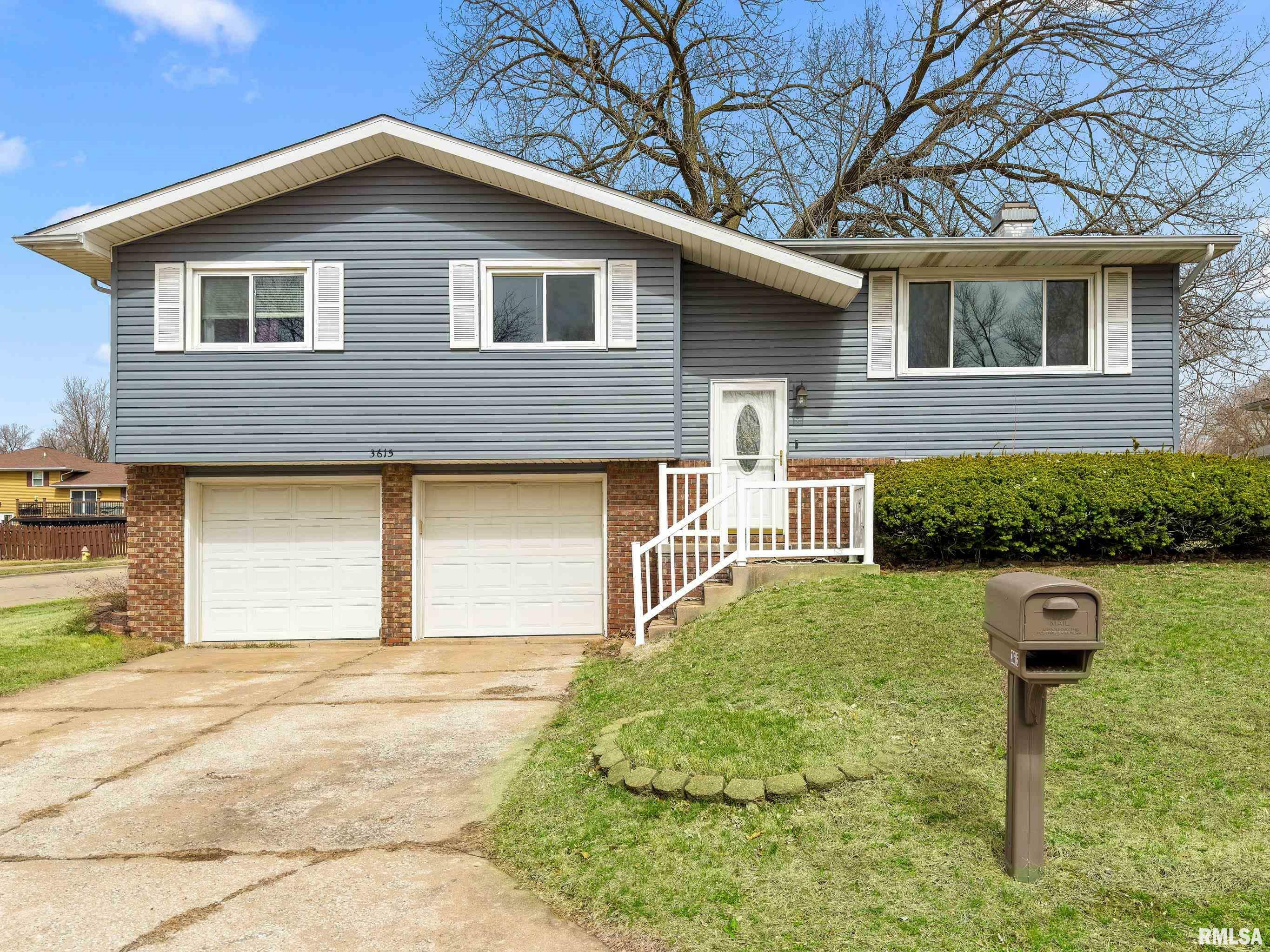 Property Photo: 3615 W Castile Court IL 61615