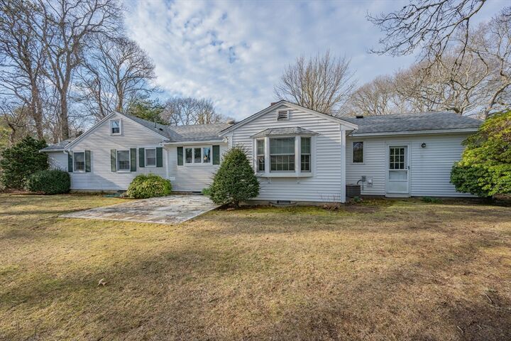 Property Photo:  31 Arbor Way  MA 02601 