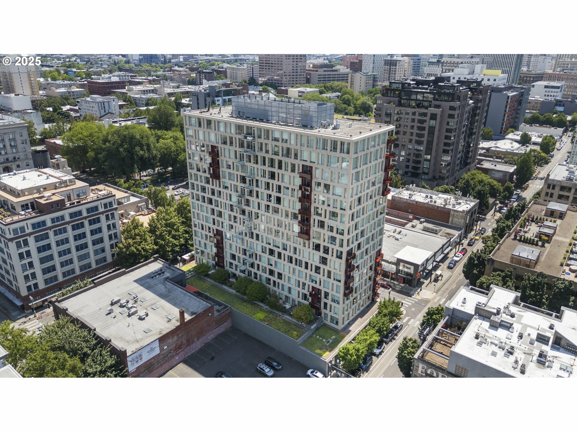 Property Photo: 937 NW Glisan St 331 OR 97209