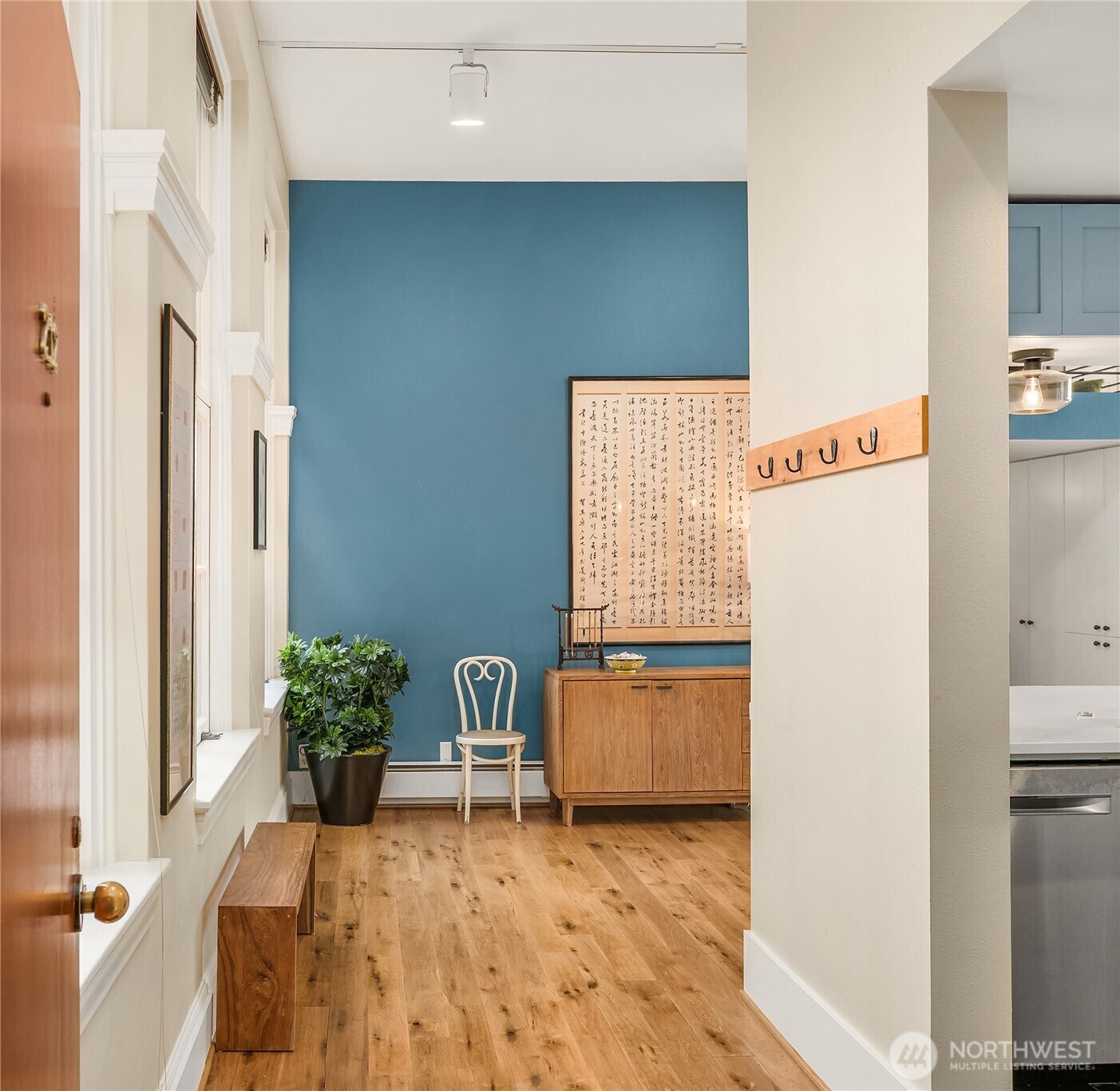 Property Photo:  1401  5th Avenue W 212  WA 98119 