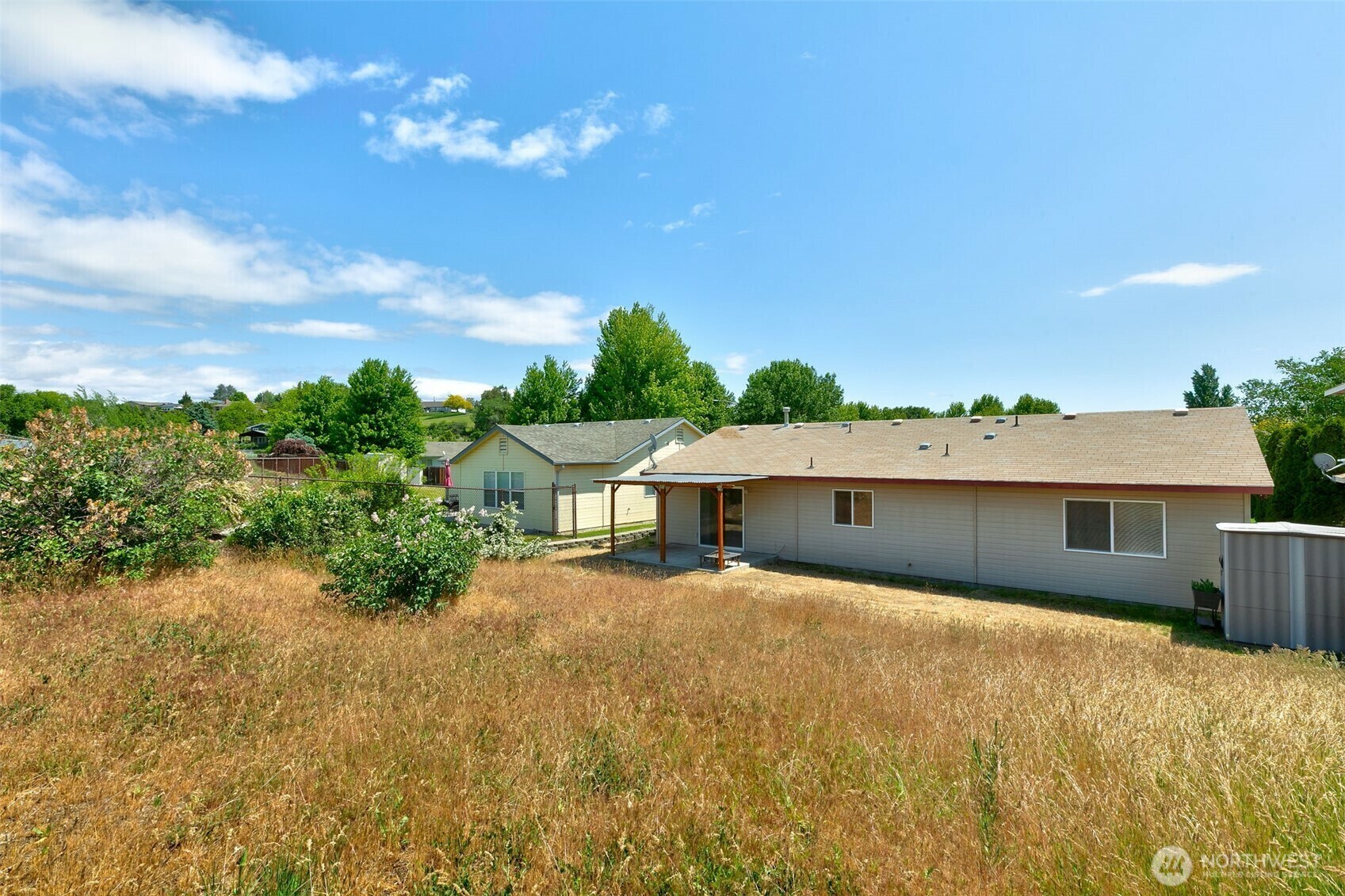 Property Photo: 210 S 82nd WA 98908