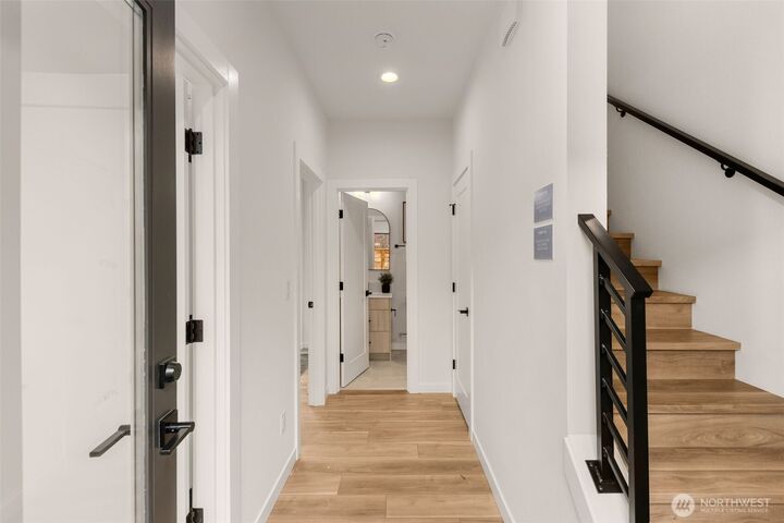 Property Photo: 730 A Broadway E WA 98102