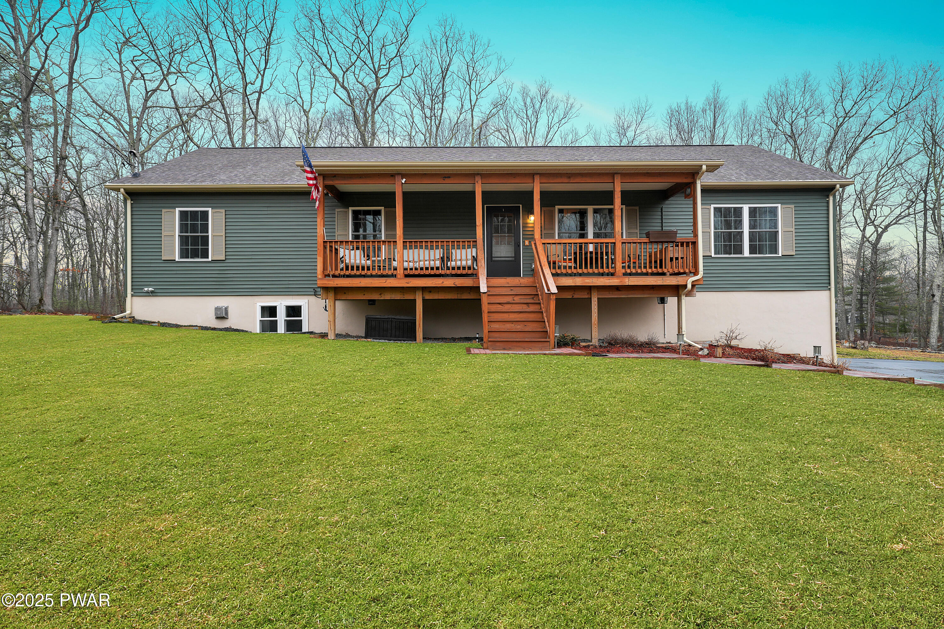 Property Photo: 103 Oak Lane PA 18337