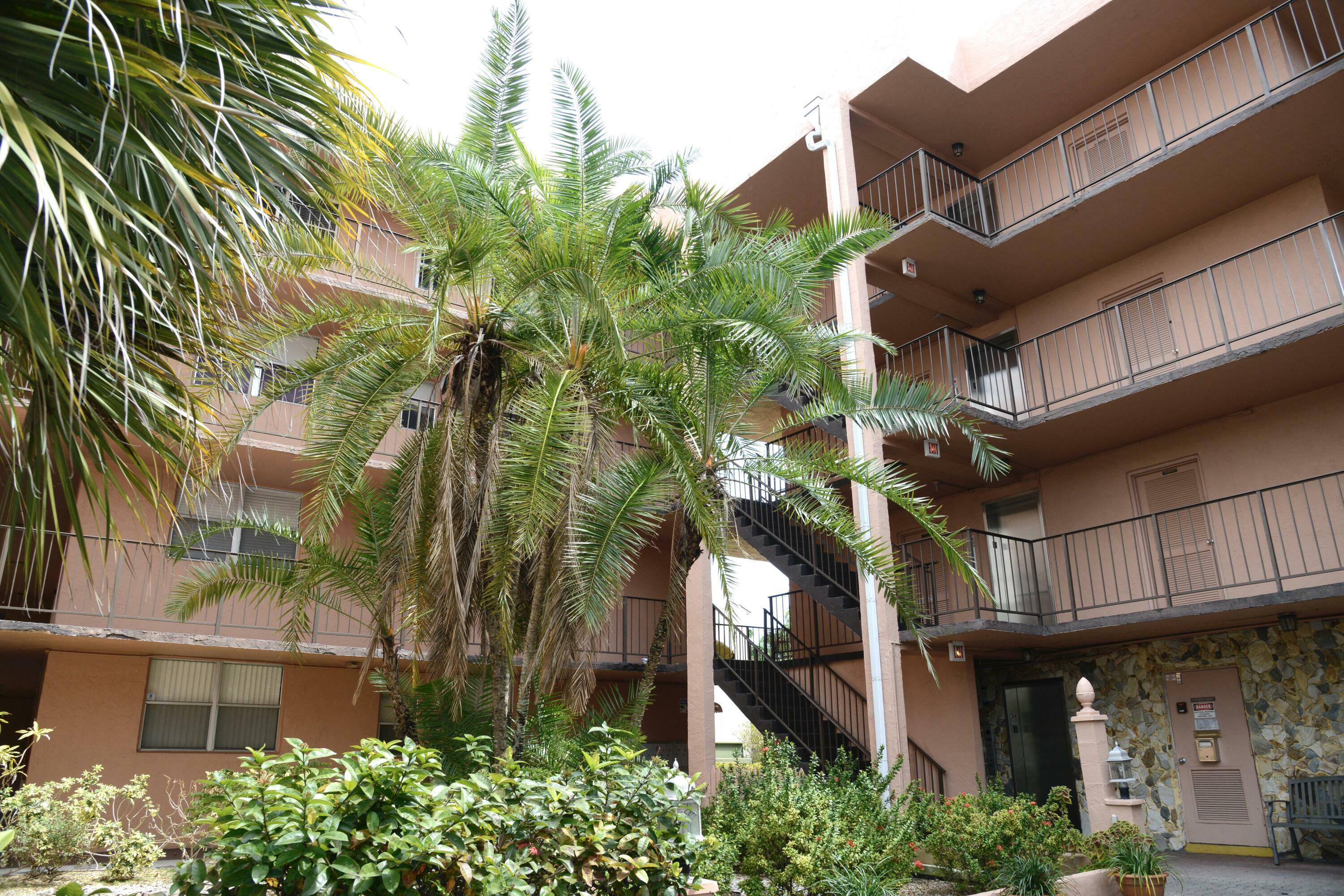 Property Photo: 2841 Somerset Drive 217 FL 33311