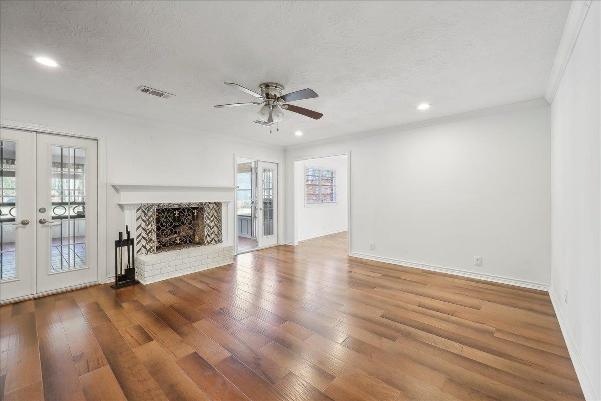 Property Photo: 345 Mayhaw TX 77662
