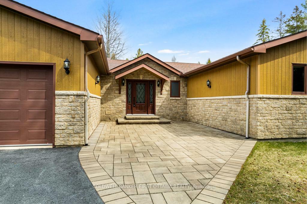 Photo de la propriété: 206 Deerwood Drive ON K0A 2H0