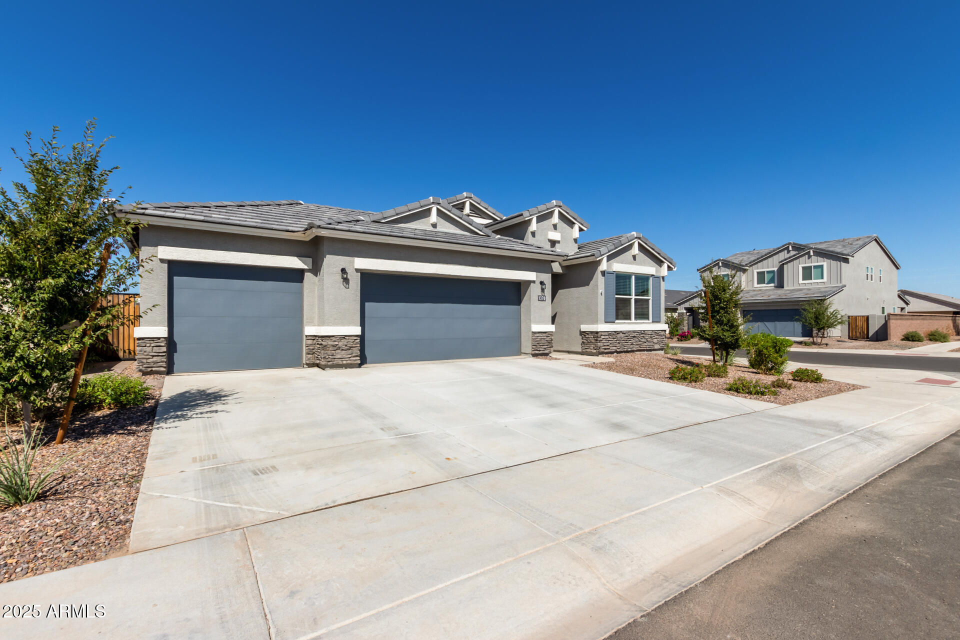 Property Photo: 1370 W Siboney Street AZ 85143