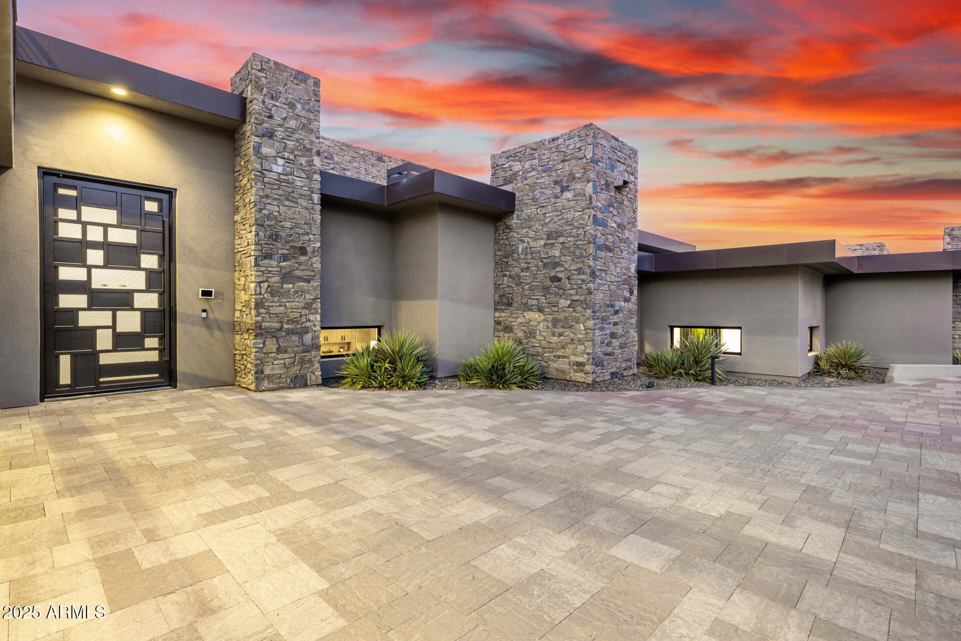 Property Photo: 9127 N Fireridge Trail AZ 85268