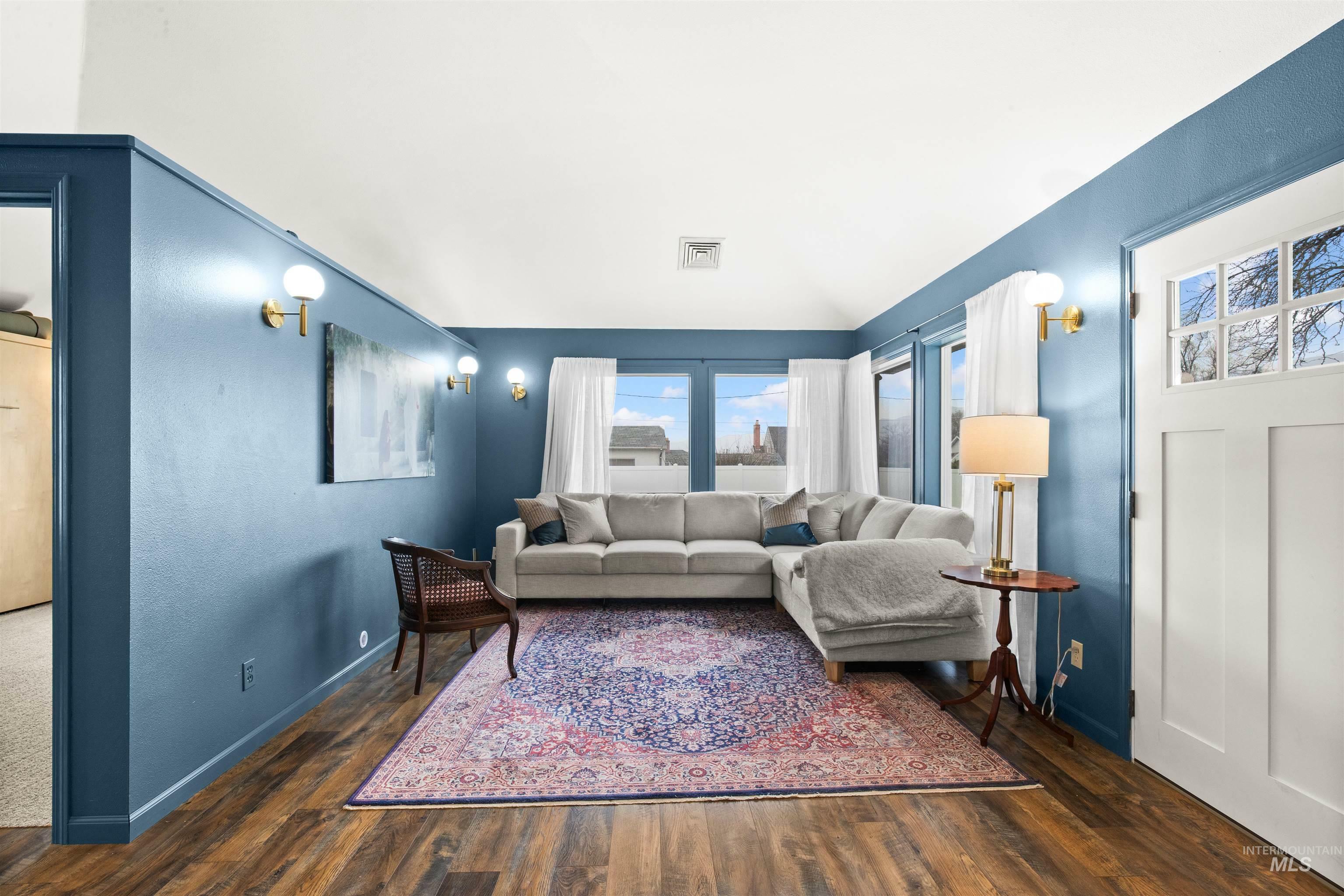 Property Photo: 328 4th Street ID 83501