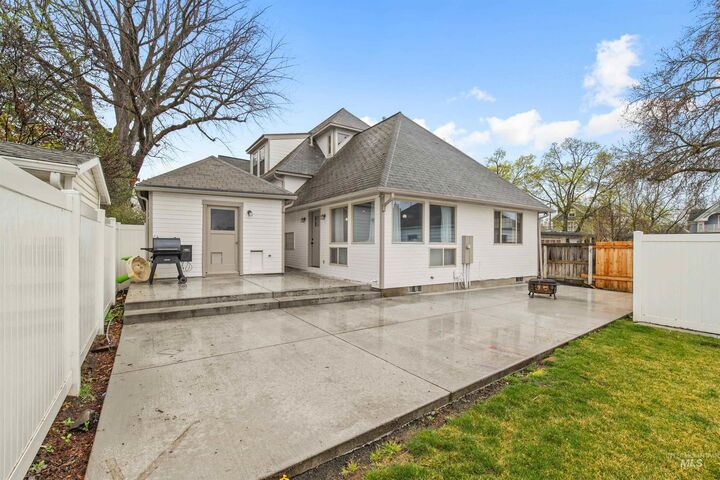 Property Photo:  328 4th Street  ID 83501