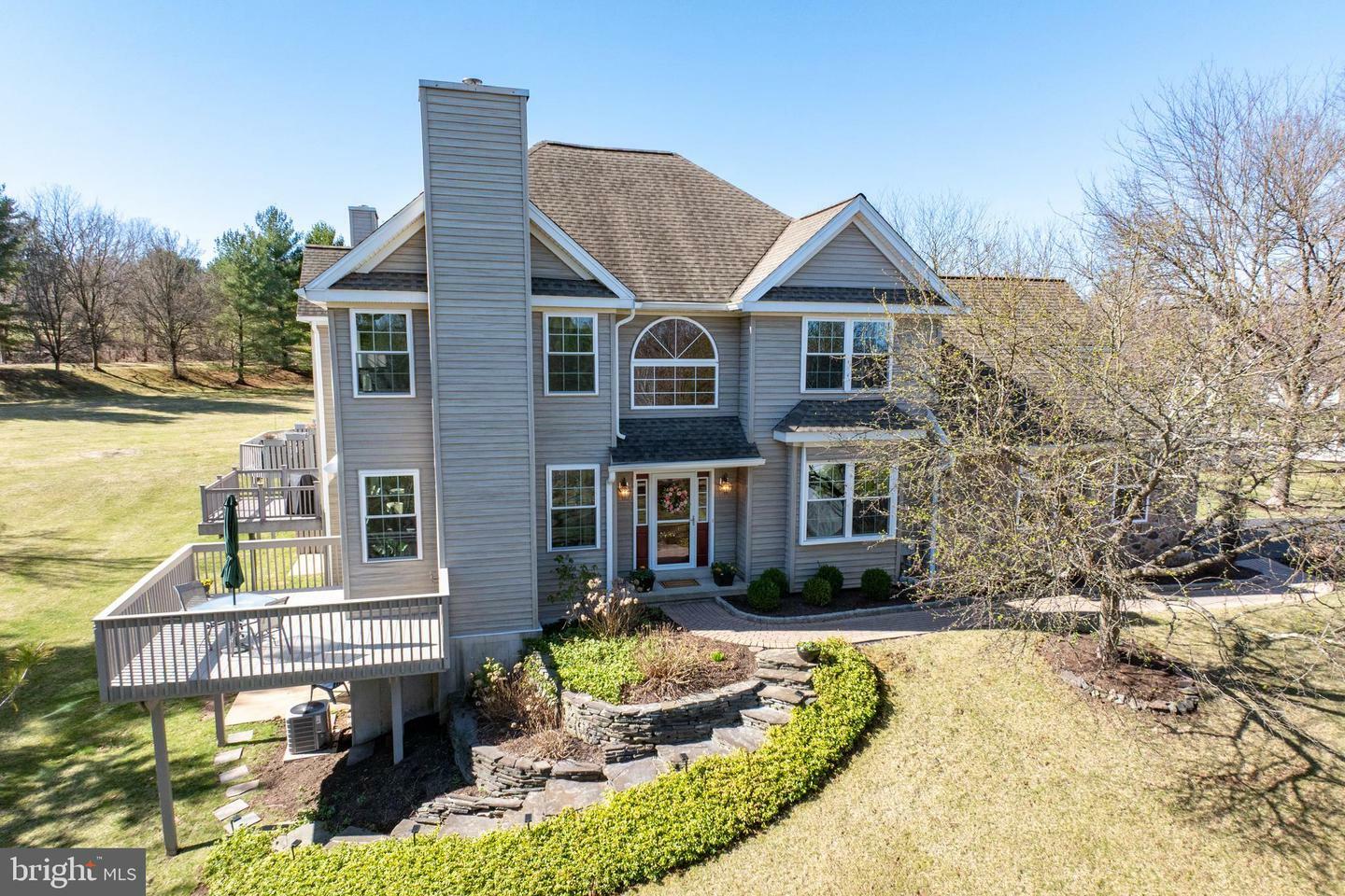 Property Photo: 39 Foxcroft Lane PA 19460