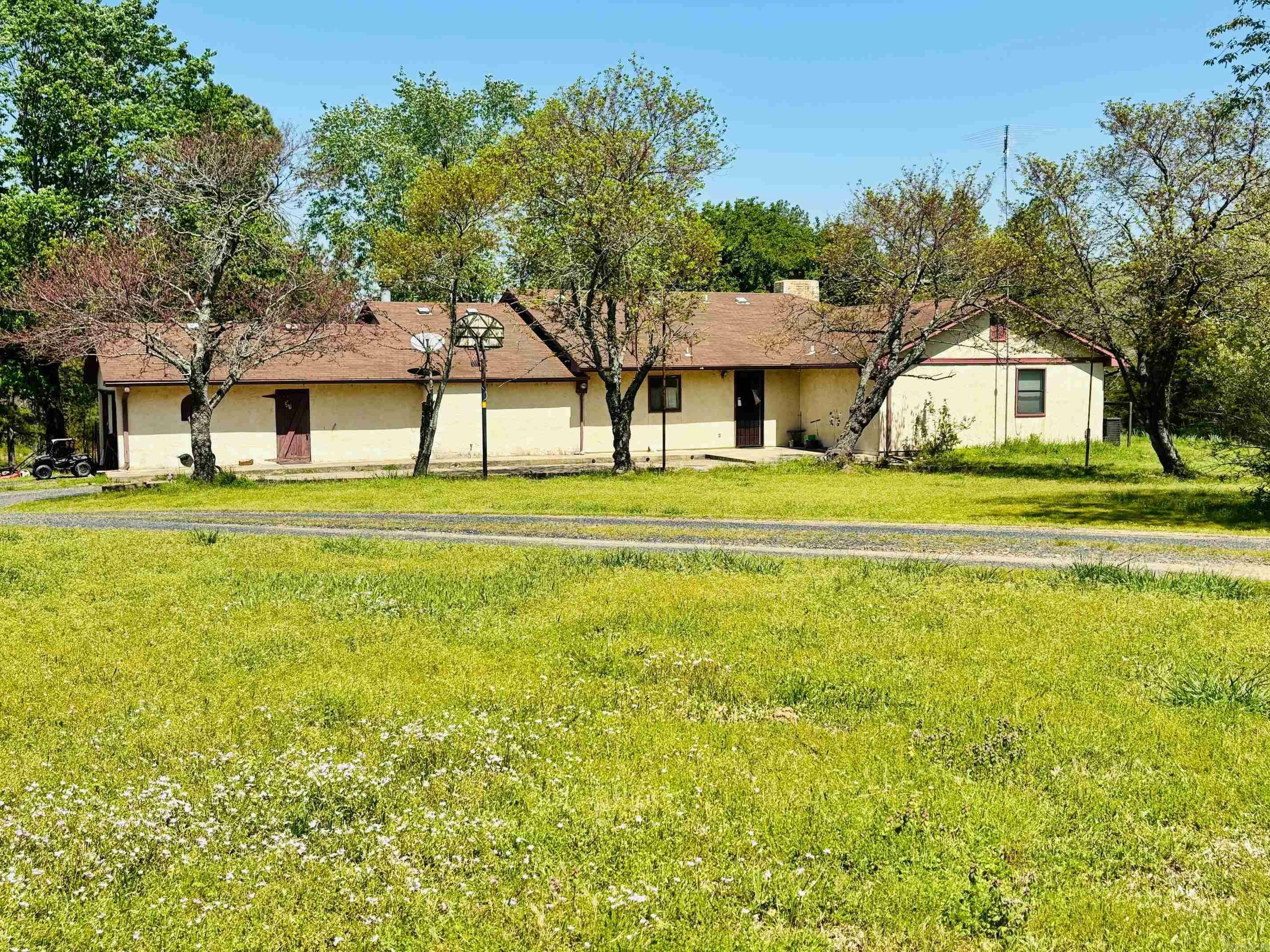 Property Photo: 126 Dallas Ln AR 71953