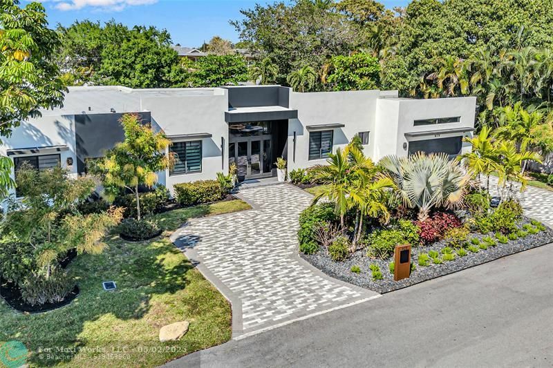 Property Photo: 419 NE 22nd Street FL 33305