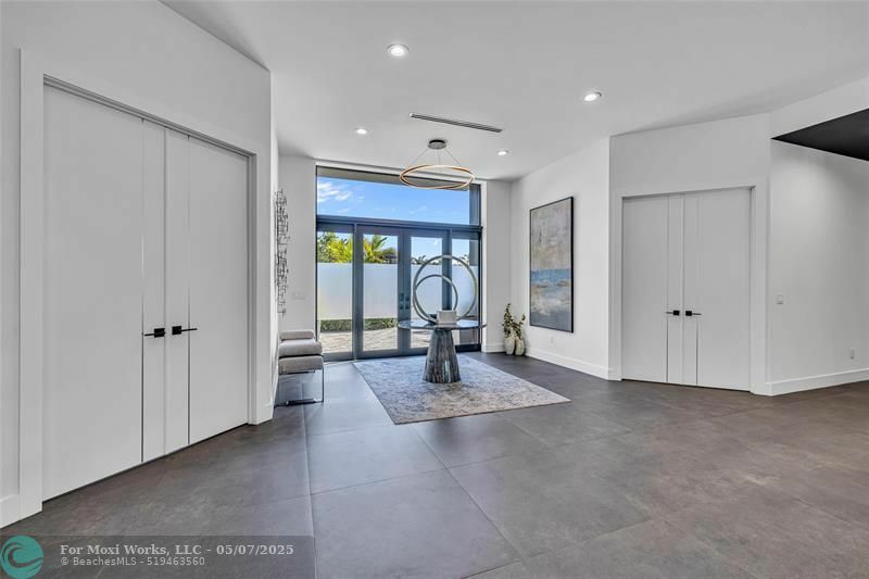 Property Photo: 419 NE 22nd Street FL 33305