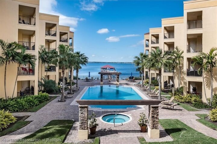 Property Photo: 2351 Lakeview Drive 403 FL 33870